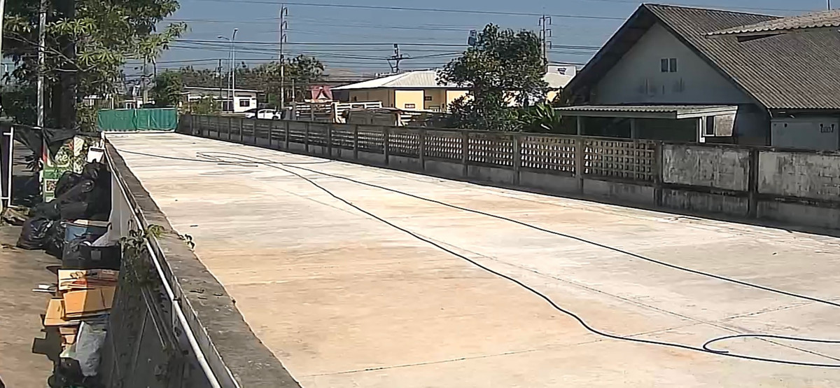 For RentLandMin Buri, Romklao : Land for rent, 3 rai, on Suwinthawong main road (Soi Suwinthawong 24 entrance, next to PT gas station), very good price, very good location, filled in, on Suwinthawong main road, ready to use.