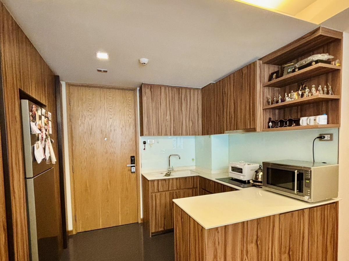 For SaleCondoSukhumvit, Asoke, Thonglor : For sale Via 31 size 72.03 2 bed 2 bath Corner only 9,700,000 contact 086-795-9997 (Jimmy)