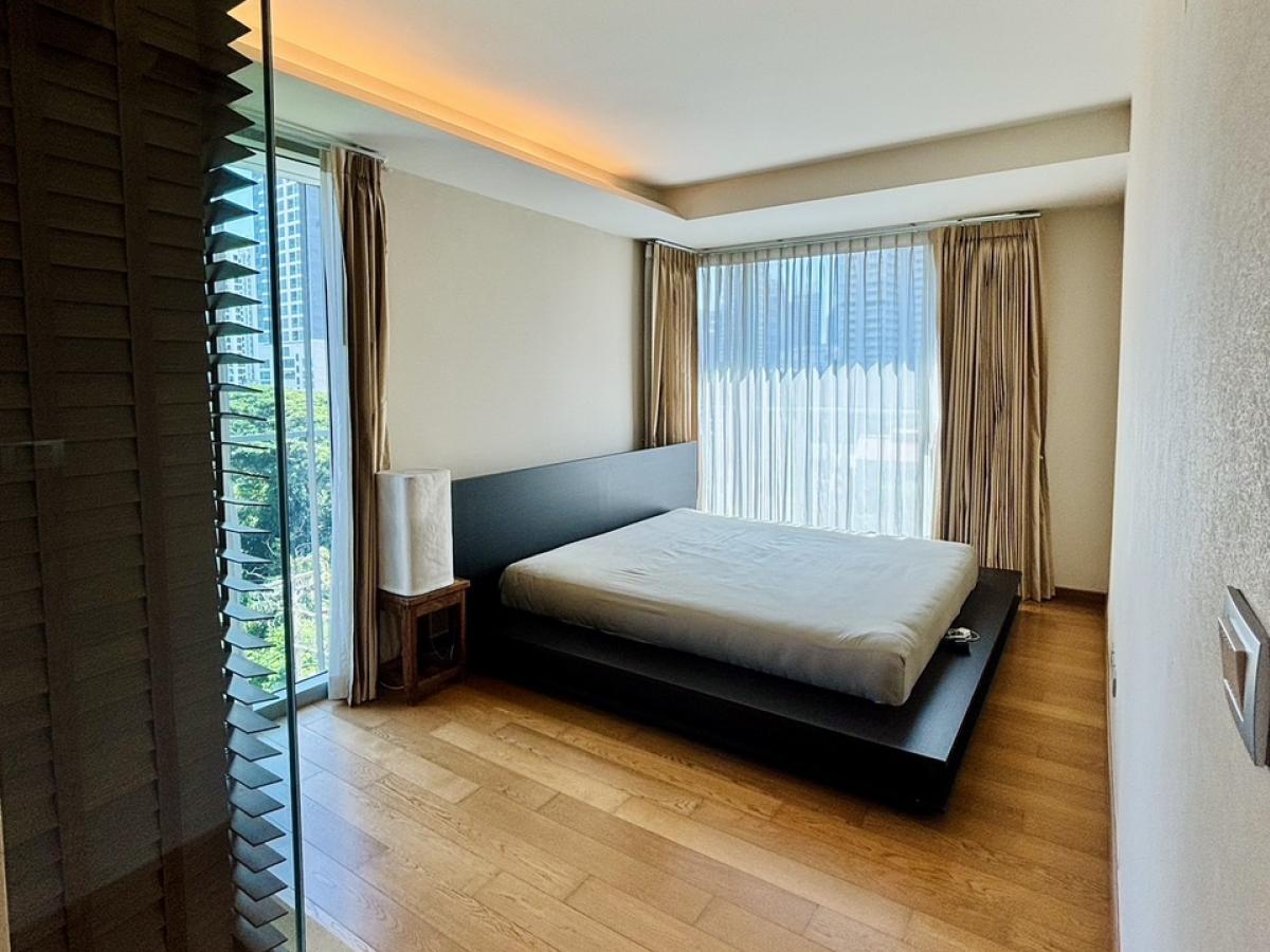 For SaleCondoSukhumvit, Asoke, Thonglor : For sale Via 31 size 72.03 2 bed 2 bath Corner only 9,700,000 contact 086-795-9997 (Jimmy)