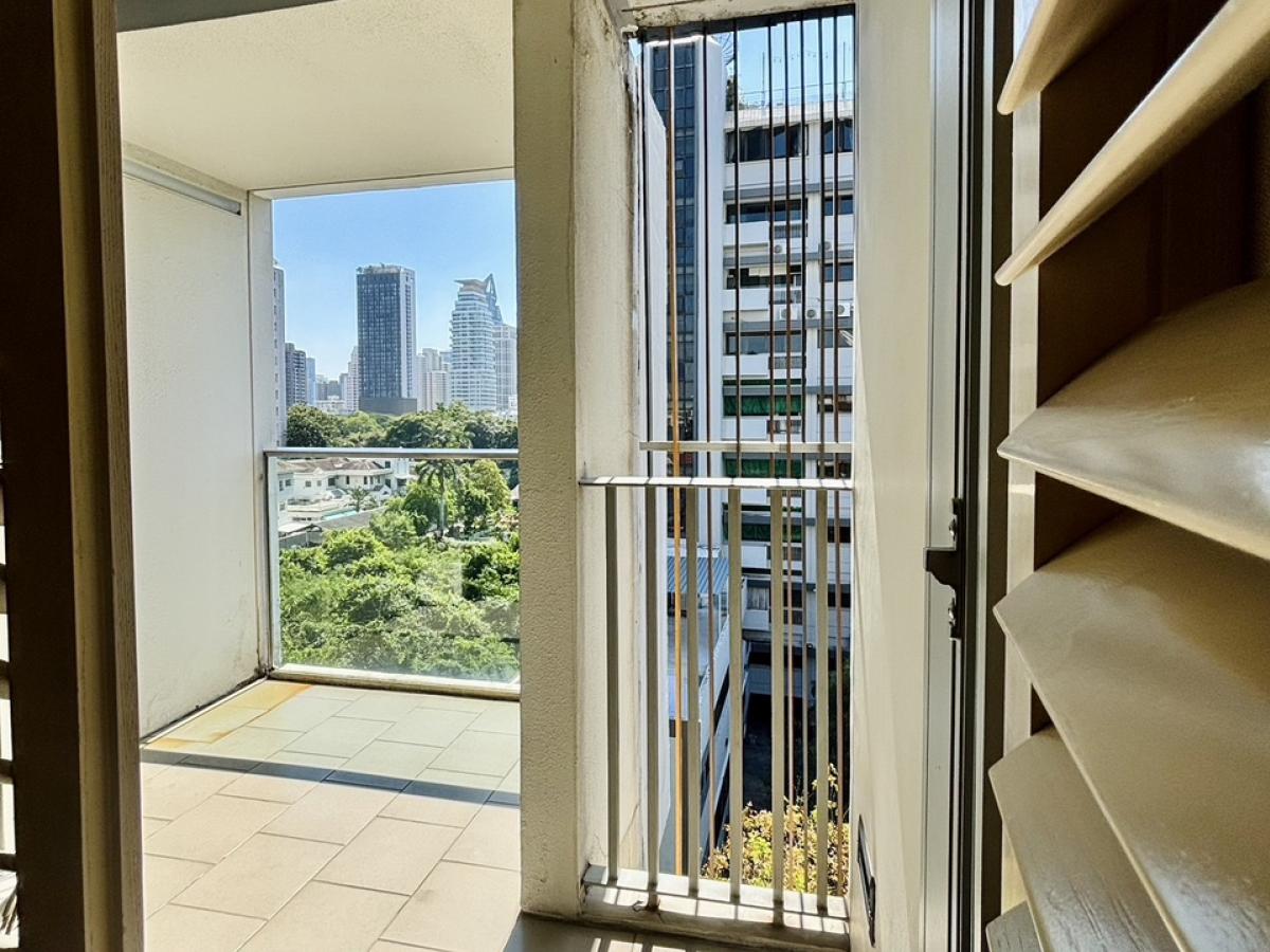 For SaleCondoSukhumvit, Asoke, Thonglor : 📍For sale Via 31 size 72.03 2 bed 2 bath Corner only 9,700,000 contact 086-795-9997 (Jimmy)