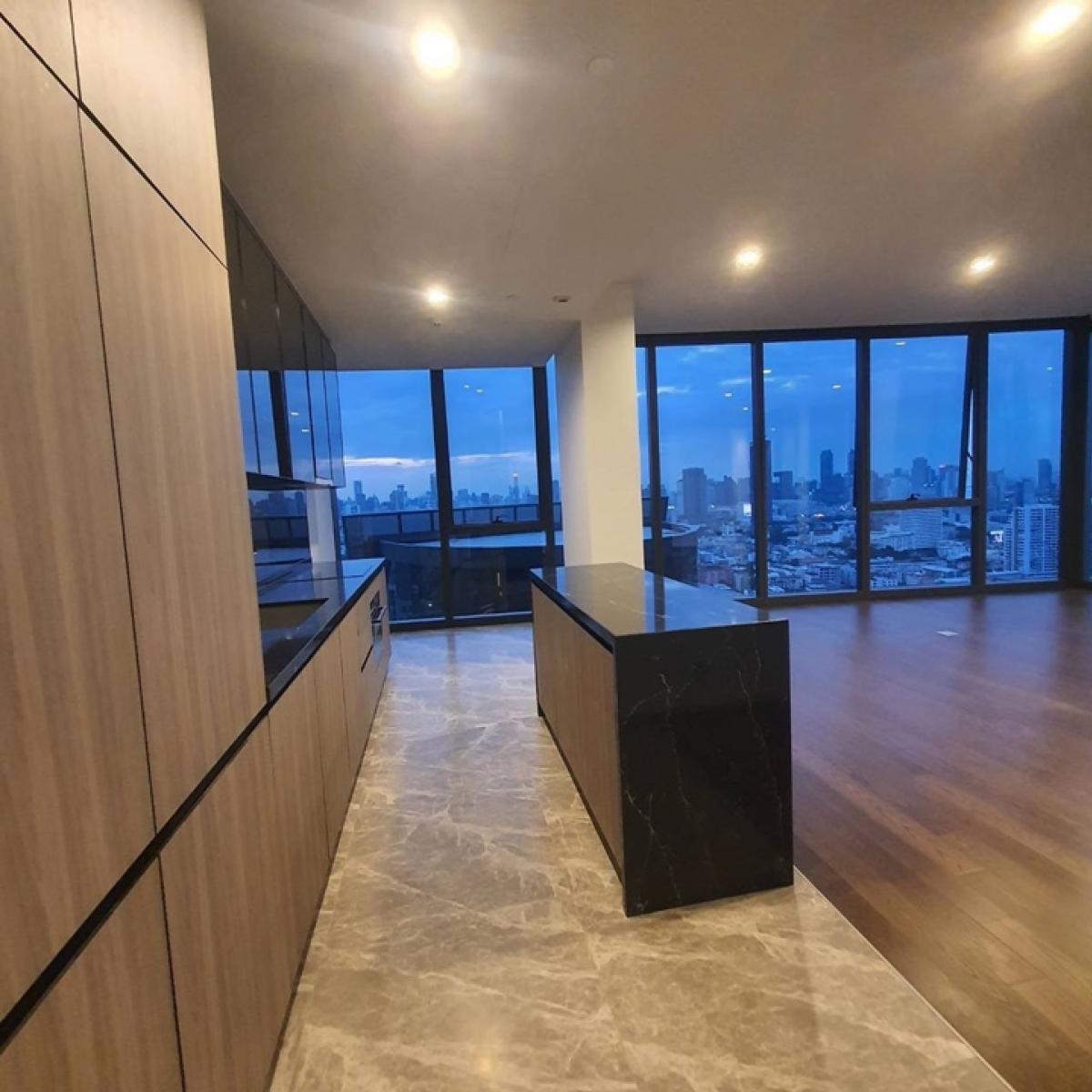 Sale DownCondoSukhumvit, Asoke, Thonglor : Selling down payment Aestiq Thonglor size 152.27 Sq.m 3 bed 3 bath only 53,000,000 contact 086-795-9997 (Jimmy)