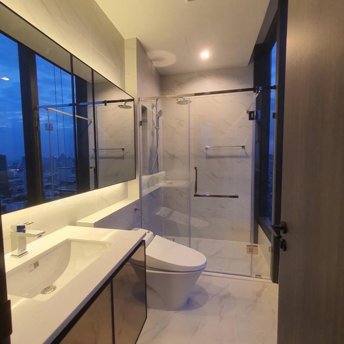 Sale DownCondoSukhumvit, Asoke, Thonglor : Selling down payment Aestiq Thonglor size 152.27 Sq.m 3 bed 3 bath only 53,000,000 contact 086-795-9997 (Jimmy)