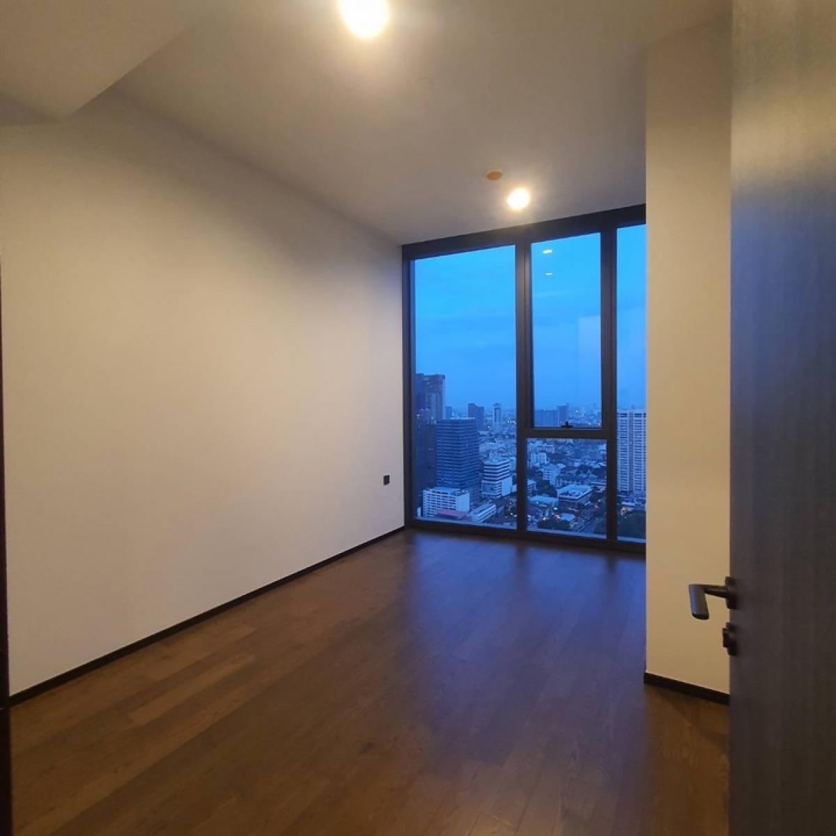 Sale DownCondoSukhumvit, Asoke, Thonglor : Selling down payment Aestiq Thonglor size 152.27 Sq.m 3 bed 3 bath only 53,000,000 contact 086-795-9997 (Jimmy)