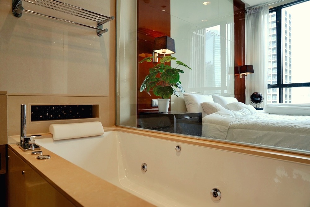 For SaleCondoSukhumvit, Asoke, Thonglor : Property code Bh0673 The Address Sukhumvit 28, room size 45 sq m., 1 bedroom, 1 bathroom, 12a floor