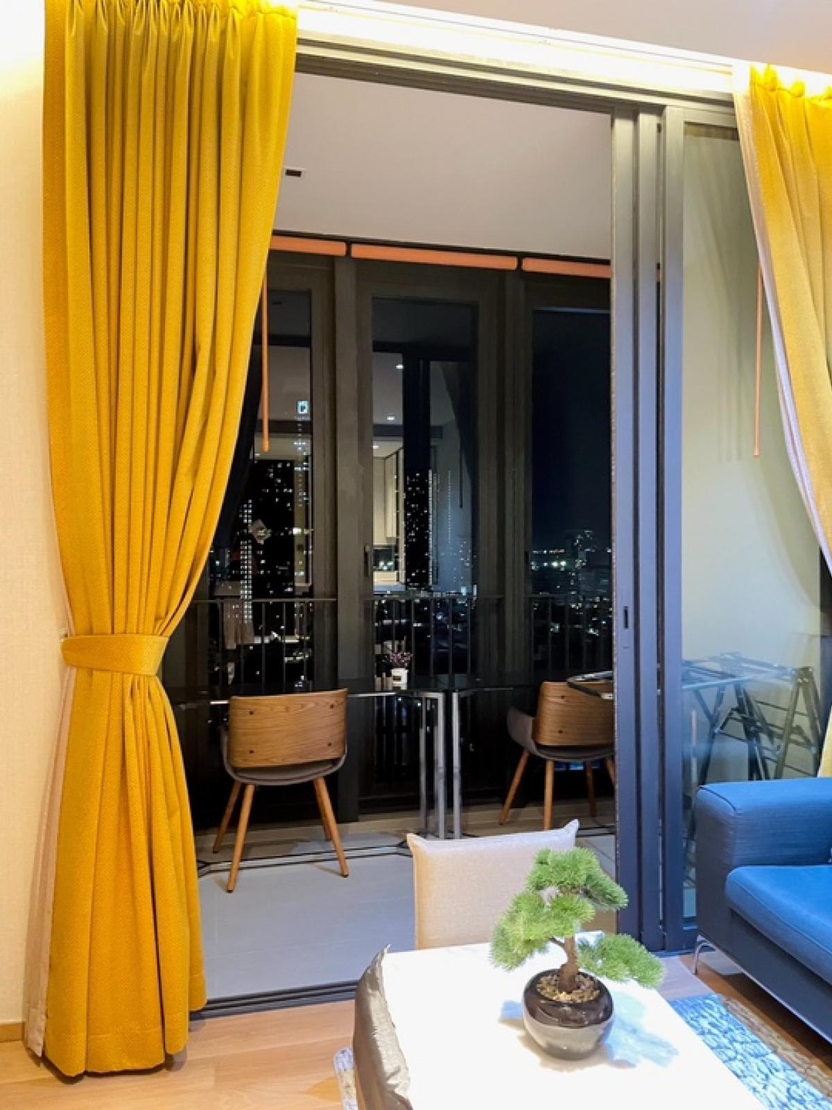 For RentCondoSukhumvit, Asoke, Thonglor : 📢👇 Hurry book now. Very good price for luxury condo Beatniq , 5 stars concierge service, close to BTS, only about 10 mins walk to Em district , nice layout and decor, fully furnished, ready to move in