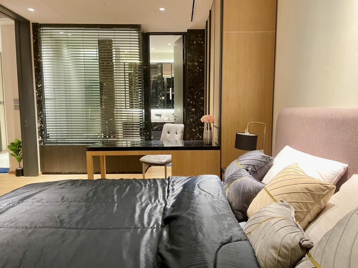 For RentCondoSukhumvit, Asoke, Thonglor : 📢👇 Hurry book now. Very good price for luxury condo Beatniq , 5 stars concierge service, close to BTS, only about 10 mins walk to Em district , nice layout and decor, fully furnished, ready to move in