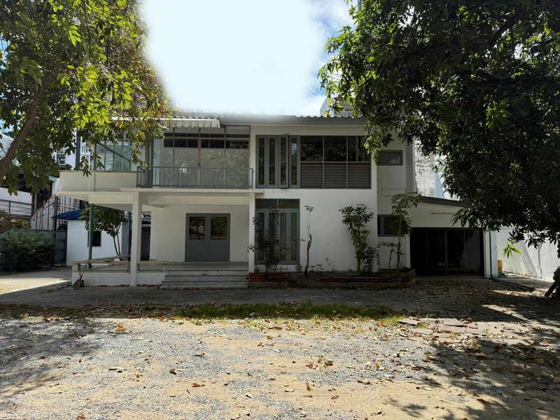 For RentHouseSukhumvit, Asoke, Thonglor : Bangkok Single House Sukhumvit BTS Ekkamai BRE23309