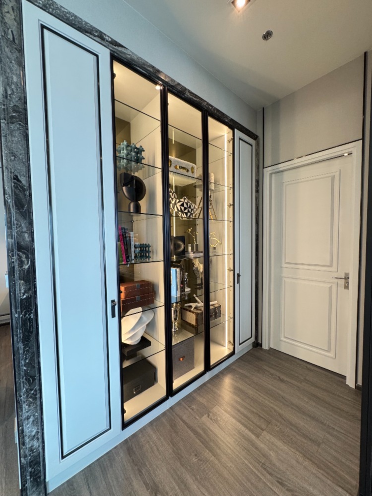 ขายคอนโดคลองเตย กล้วยน้ำไท : Penthouse Unit 1 เดียวในโครงการ 3 นอน 3 น้ำ 133 ตารางเมตร วิวแม่น้ำ แต่งด้วยเฟอร์ฯนำเข้าทั้งห้อง