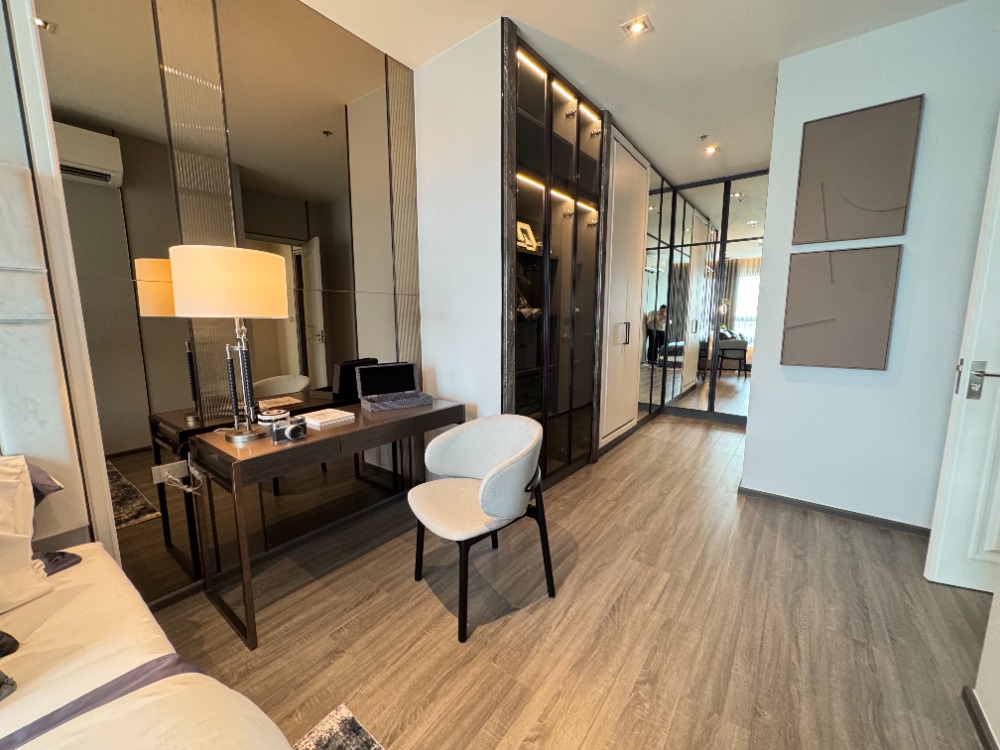 ขายคอนโดคลองเตย กล้วยน้ำไท : Penthouse Unit 1 เดียวในโครงการ 3 นอน 3 น้ำ 133 ตารางเมตร วิวแม่น้ำ แต่งด้วยเฟอร์ฯนำเข้าทั้งห้อง