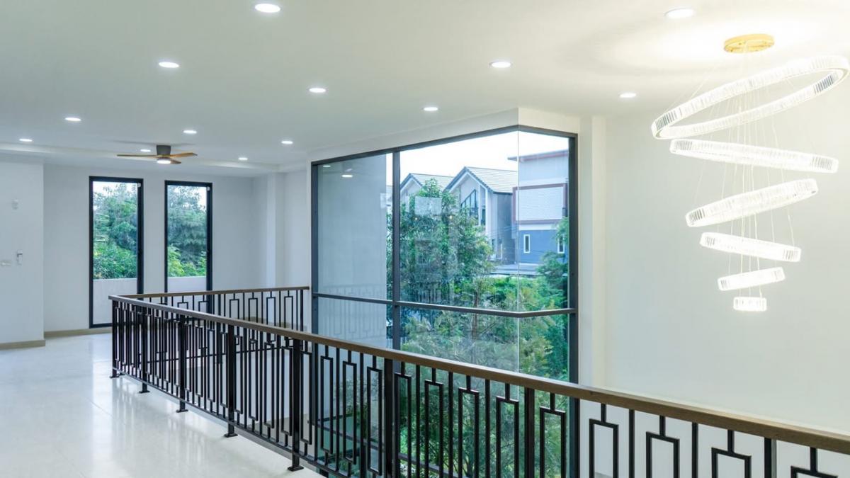 ขายบ้านอ่อนนุช อุดมสุข : ขายบ้าน สุขุมวิท 77 ปากซอยอ่อนนุช 44 ขนาด 350 Sq.m 3 bed 4 bath 16,800,000 ติดต่อ 086-795-9997 (จิมมี่)