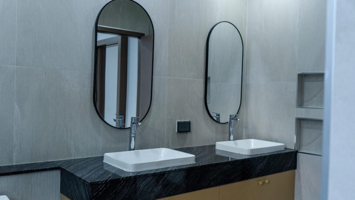 ขายบ้านอ่อนนุช อุดมสุข : ขายบ้าน สุขุมวิท 77 ปากซอยอ่อนนุช 44 ขนาด 350 Sq.m 3 bed 4 bath 16,800,000 ติดต่อ 086-795-9997 (จิมมี่)