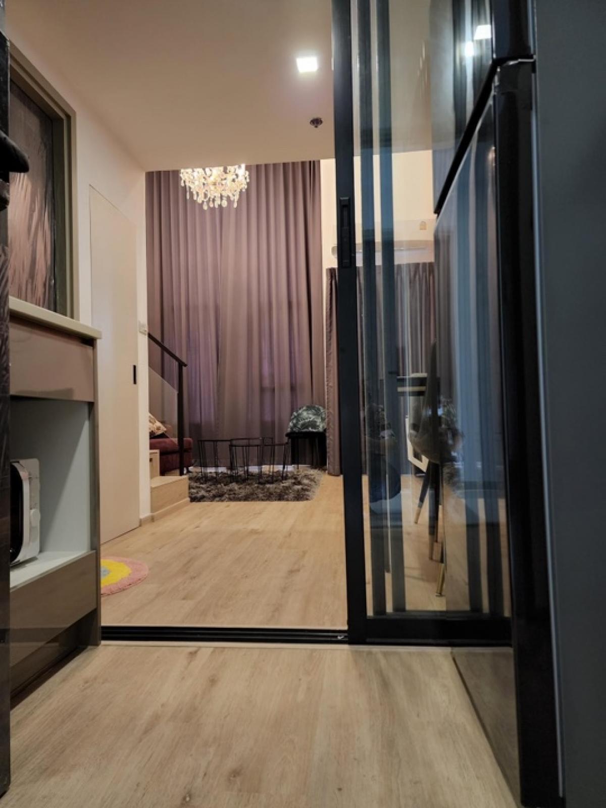 For RentCondoPattanakan, Srinakarin : Condo for rent, 2 floors, The Rich Rama 9 - Srinakarin, 29th floor, Duplex room🌈 Price 22,000 baht, convenient transportation 🚊 near Hua Mak