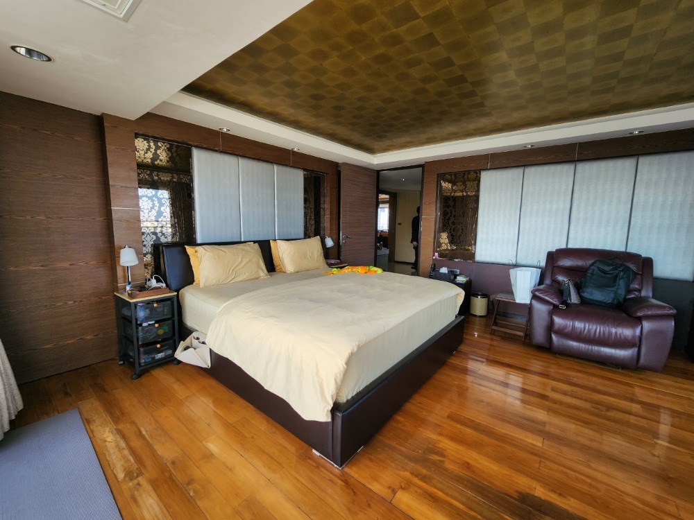 For SaleCondoSukhumvit, Asoke, Thonglor : Condo for sale in Ekkamai area!! Regent on the park 2, 3 bedrooms, fully furnished, high floor, unblocked view, near BTS Ekkamai