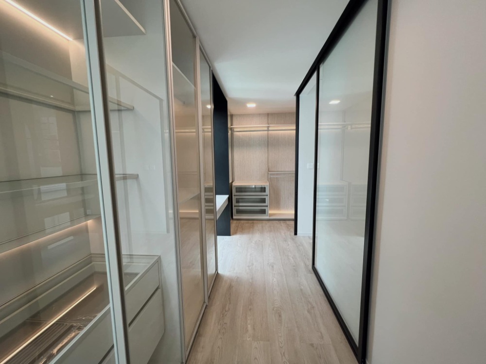 ขายบ้านพัฒนาการ ศรีนครินทร์ : รหัสทรัพย์ Bh0692 วีเว่ กรุงเทพกรีฑา ห้องขนาด 421 ตร.ม. แบบ 4 ห้องนอน 5 ห้องน้ำ ชั้น 3