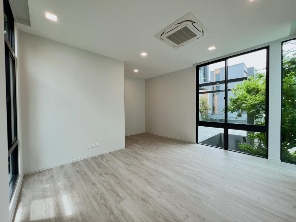 ขายบ้านพัฒนาการ ศรีนครินทร์ : รหัสทรัพย์ Bh0692 วีเว่ กรุงเทพกรีฑา ห้องขนาด 421 ตร.ม. แบบ 4 ห้องนอน 5 ห้องน้ำ ชั้น 3