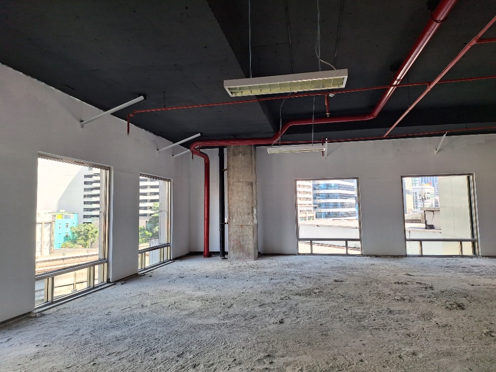 ให้เช่าร้านค้า/ตลาดนัดสุขุมวิท อโศก ทองหล่อ : พื้นที่ให้เช่า ใจกลางอโศก วิวสวย กระจกรอบด้าน เพดานสูง เหมาะทำธุรกิจทุกประเภท ** NO CO-AGENT ** 