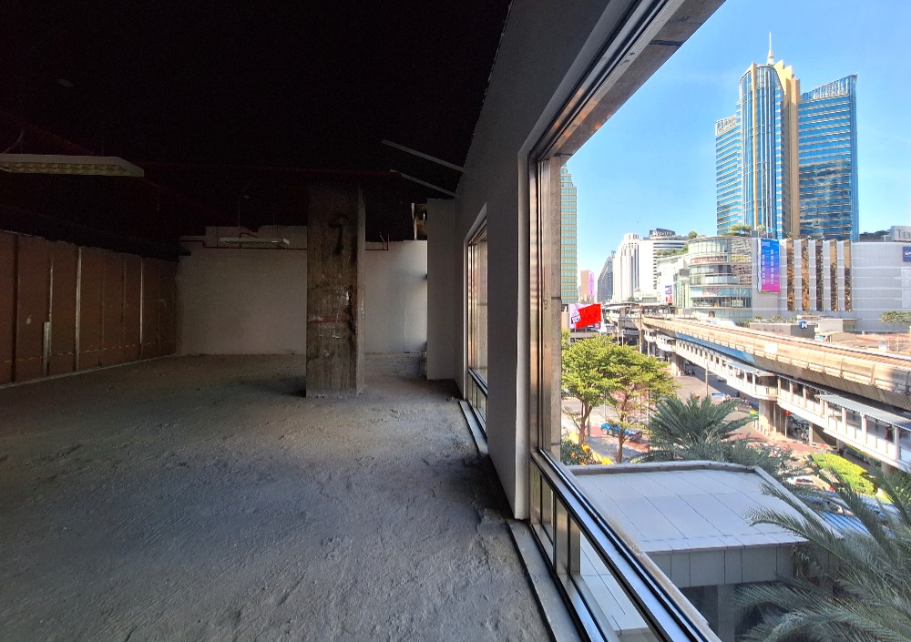 ให้เช่าร้านค้า/ตลาดนัดสุขุมวิท อโศก ทองหล่อ : พื้นที่ให้เช่า ใจกลางอโศก วิวสวย กระจกรอบด้าน เพดานสูง เหมาะทำธุรกิจทุกประเภท ** NO CO-AGENT ** 