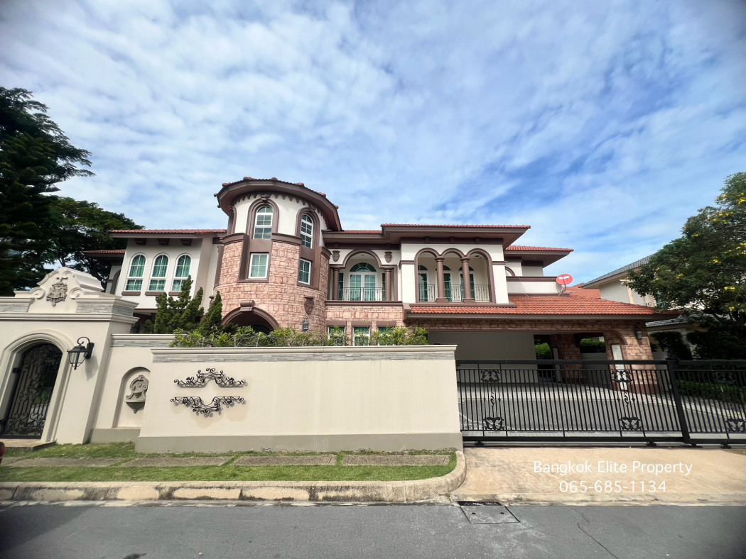 For RentHouseBangna, Bearing, Lasalle : For rent: Luxury single house, Nantawan Bangna, Km.7, garden view, 5 bedrooms, near Mega Bangna