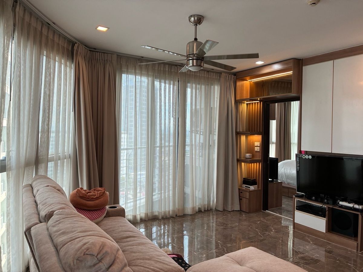 ขายคอนโดอ่อนนุช อุดมสุข : ขายหรือให้เช่า  เลอรัก Le Lux คอนโดมิเนียม ชั้น 17 ห้องริม วิวพาโนรามา ราคาดีที่สุดในโครงการ 1 นอน 1 น้ำ ติดสถานีรถไฟฟ้า พระโขนง มี W-District แหล่งช้อปปิ้ง
เพียง 25,000 บาท