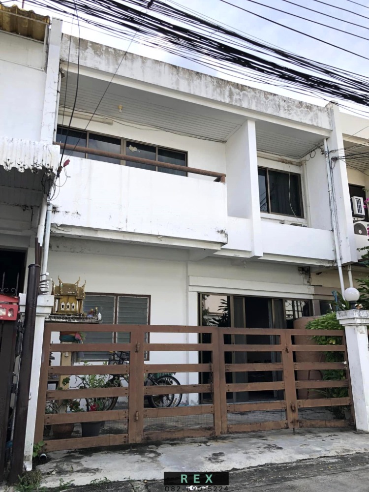 ขายทาวน์โฮมรัชดา ห้วยขวาง : ขาย ทาวน์เฮ้าส์ รัชดา สุทธิสาร ลาดพร้าว48 - 2 ชั้น ขนาด 19 ตร.ว.  ใกล้ รถไฟฟ้า MRT สุทธิสาร