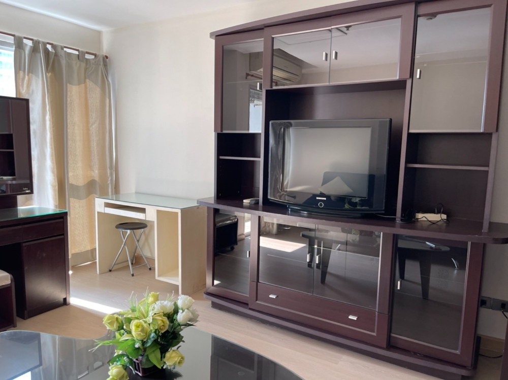 For RentCondoSilom, Saladaeng, Bangrak : Silom Suite Room for Rent (Sathorn 12)