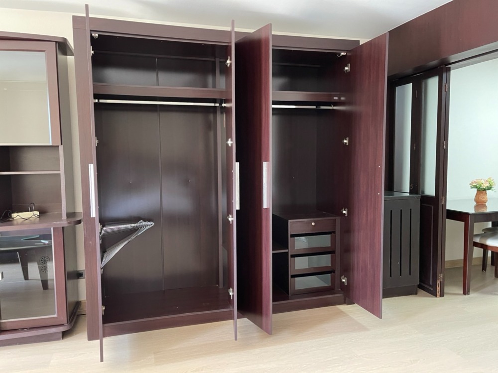 For RentCondoSilom, Saladaeng, Bangrak : Silom Suite Room for Rent (Sathorn 12)