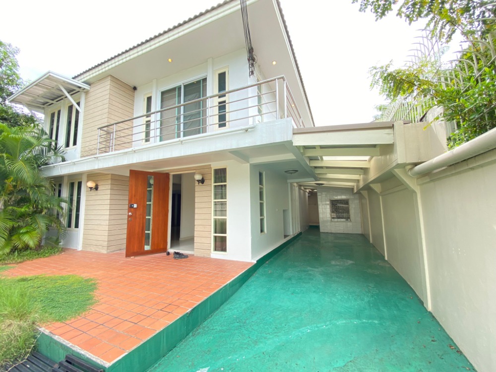 For RentHouseSukhumvit, Asoke, Thonglor : Single House Sukhumvit 63 🏠 near BTS Ekkamai, 3 bedroom