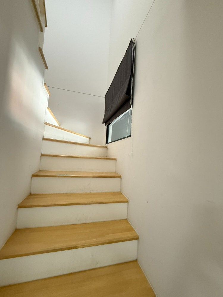 For SaleTownhomeLadkrabang, Suwannaphum Airport : Townhouse for sale, beautiful, good price, great location, many entrances and exits, near the Yellow Line and Airport Rail Link.