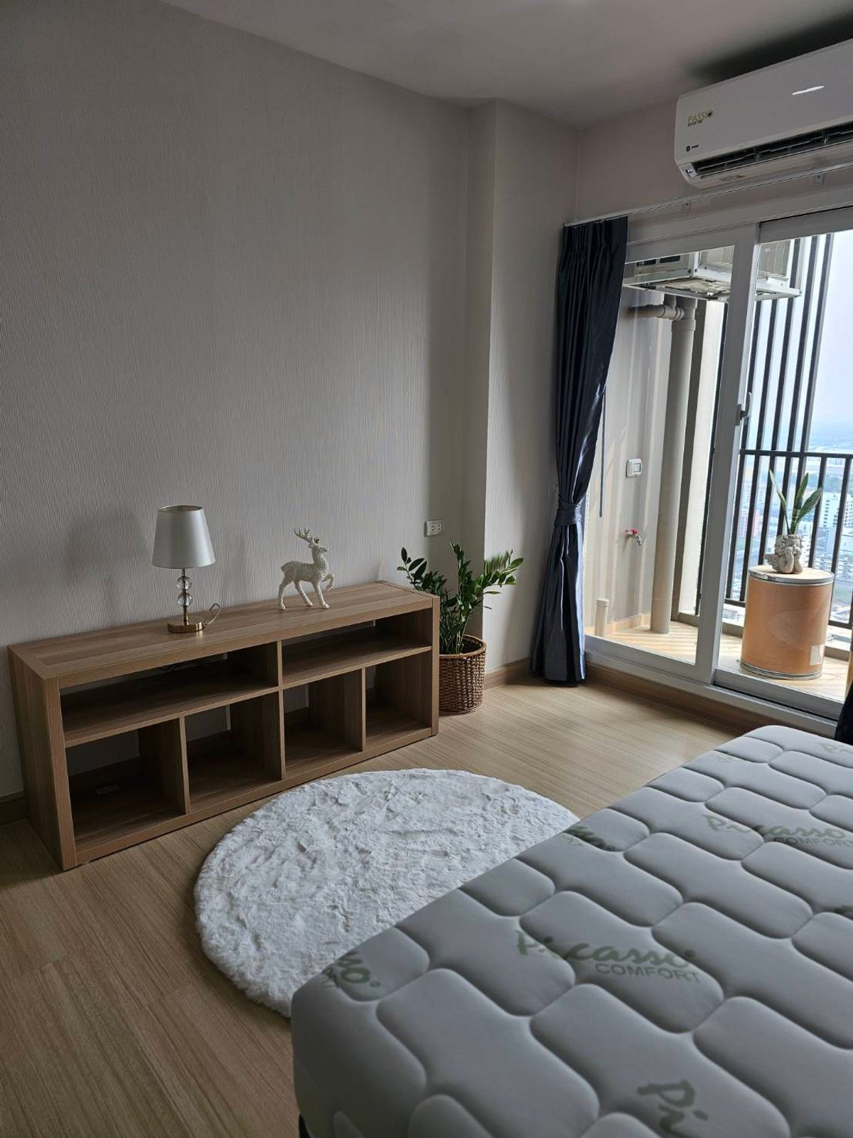 For RentCondoRamkhamhaeng, Hua Mak : 🔥🔥Brand new room with glass partition 🔥🔥High floor, nice view, everything is brand new, first-time renter