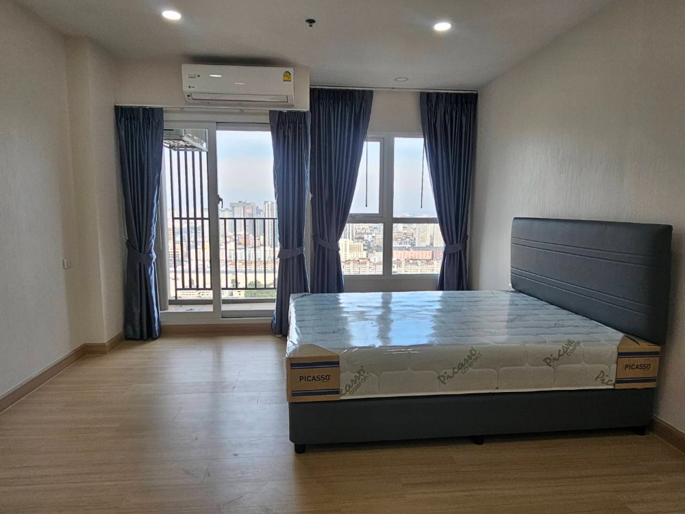 For RentCondoRamkhamhaeng, Hua Mak : 🔥🔥Brand new room with glass partition 🔥🔥High floor, nice view, everything is brand new, first-time renter