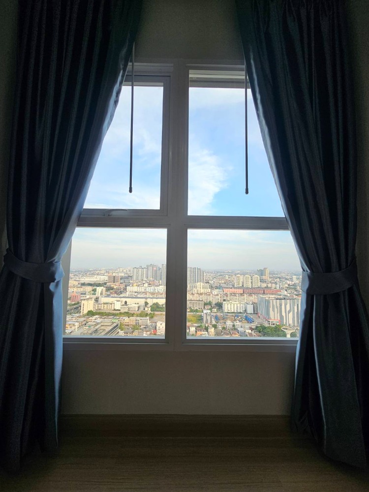 For RentCondoRamkhamhaeng, Hua Mak : 🔥🔥Brand new room with glass partition 🔥🔥High floor, nice view, everything is brand new, first-time renter