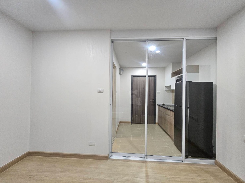 For RentCondoRamkhamhaeng, Hua Mak : 🔥🔥Brand new room with glass partition 🔥🔥High floor, nice view, everything is brand new, first-time renter