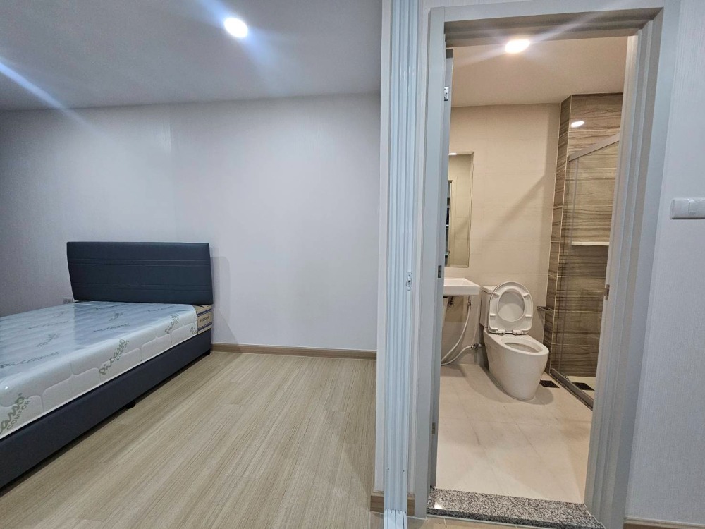 For RentCondoRamkhamhaeng, Hua Mak : 🔥🔥Brand new room with glass partition 🔥🔥High floor, nice view, everything is brand new, first-time renter