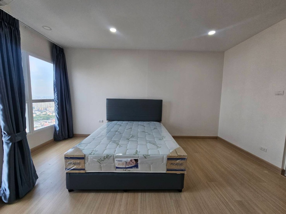 For RentCondoRamkhamhaeng, Hua Mak : 🔥🔥Brand new room with glass partition 🔥🔥High floor, nice view, everything is brand new, first-time renter