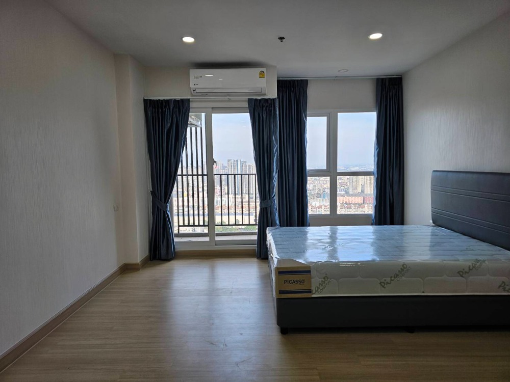 For RentCondoRamkhamhaeng, Hua Mak : 🔥🔥Brand new room with glass partition 🔥🔥High floor, nice view, everything is brand new, first-time renter