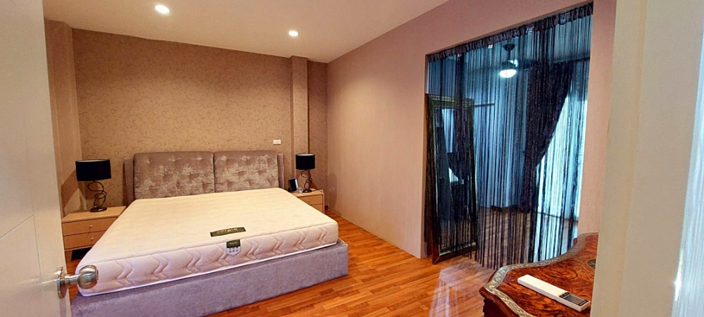 For RentTownhomePattanakan, Srinakarin : For rent: 3-storey townhouse (corner house), The Exclusive Village, Phatthanakan 44, Suan Luang, vacant and ready to move in (N.1495)