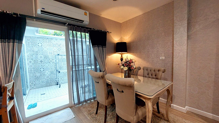 For RentTownhomePattanakan, Srinakarin : For rent: 3-storey townhouse (corner house), The Exclusive Village, Phatthanakan 44, Suan Luang, vacant and ready to move in (N.1495)