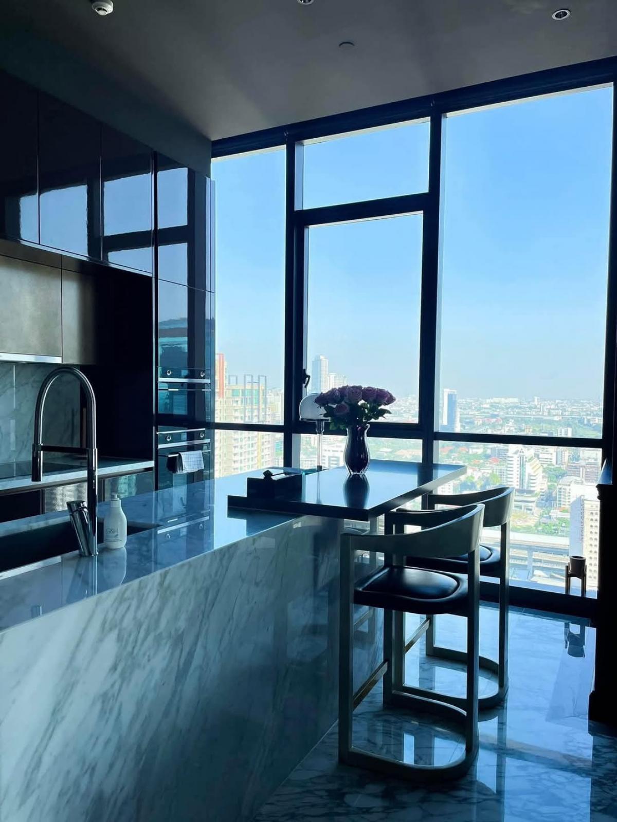 ให้เช่าคอนโดสุขุมวิท อโศก ทองหล่อ : The Monument Thonglo 3 bedrooms For Rent