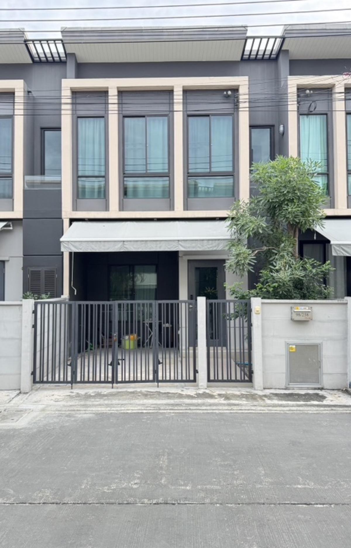 For SaleTownhomeSamut Prakan,Samrong : 2-storey townhouse for sale, Pleno Sukhumvit-Bangna