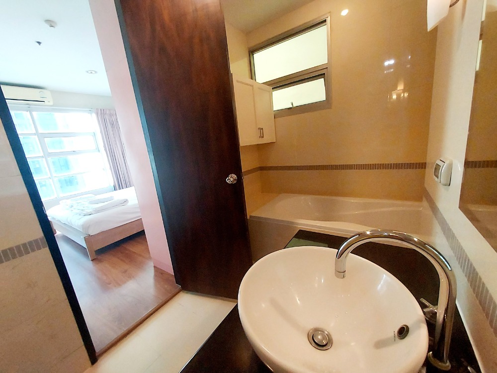 For SaleCondoRatchathewi,Phayathai : Baan Klang Krung Siam Pathumwan【𝐒𝐄𝐋𝐋 & 𝐑𝐄𝐍𝐓】🔥2-bedroom accommodation that provides privacy in the heart of Siam with a large usable area 🔥 Contact Line ID: @hacondo