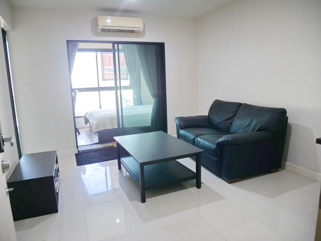 For SaleCondoRatchadapisek, Huaikwang, Suttisan : Condo for sale, Metro Sky Ratchada, 7th floor, Building A, city view, Soi Inthramara 47 or enter via Soi Metro Lux Ratchada, Ratchadaphisek Subdistrict, Din Daeng District, Bangkok, area 30 square meters.