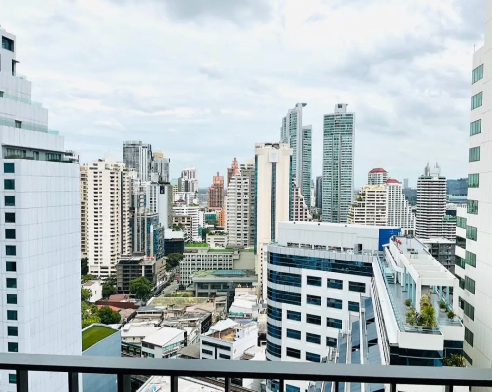 For SaleCondoSukhumvit, Asoke, Thonglor : Hot Deal! Edge Sukhumvit23, BTS Asoke+ MRT Sukhumvit 23, 1Bed 31.5 Sqm High floor call 0968516616