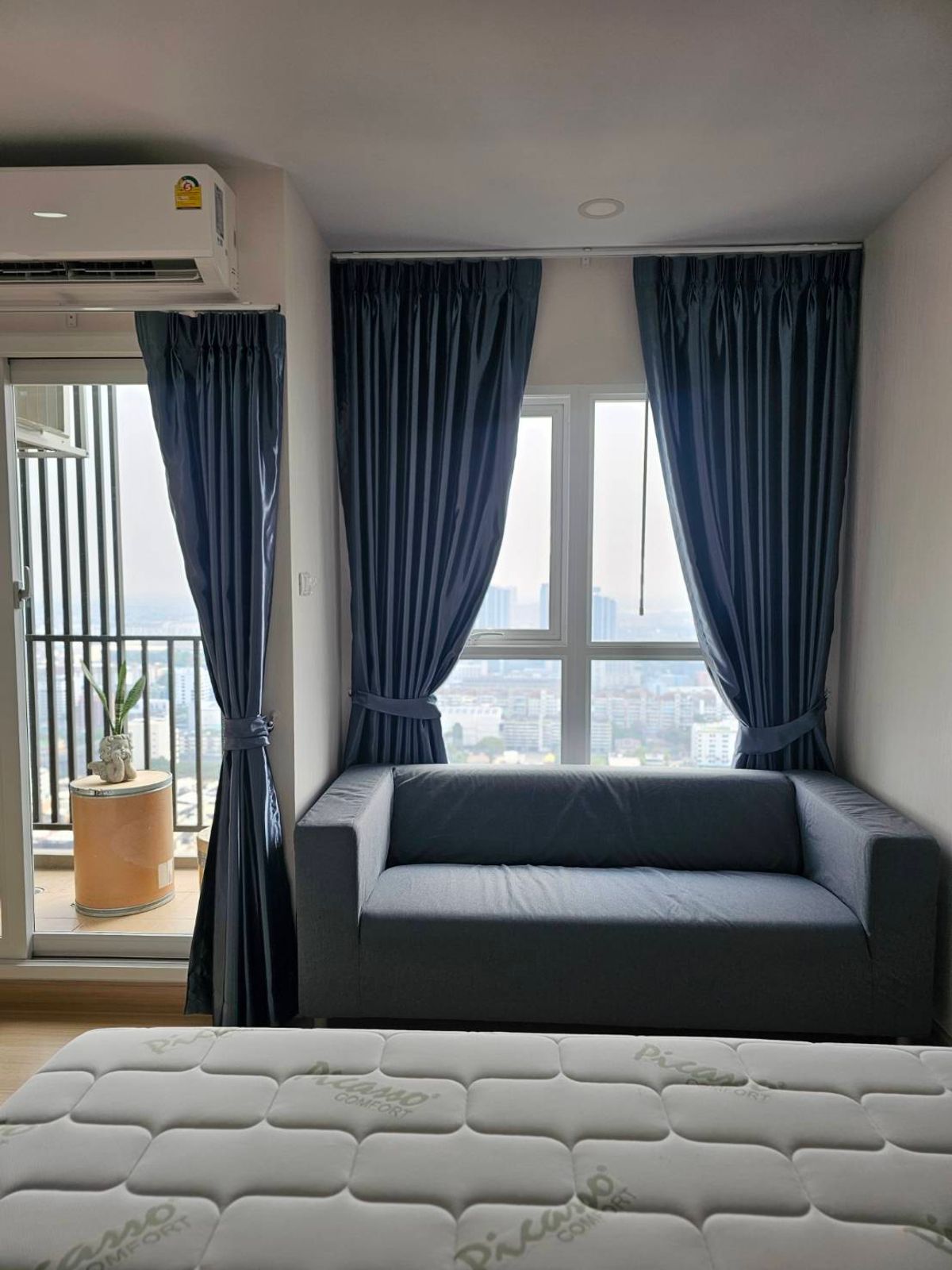 For RentCondoRamkhamhaeng, Hua Mak : 🔥🔥Brand new room with glass partition 🔥🔥High floor, nice view, everything is brand new, first-time renter