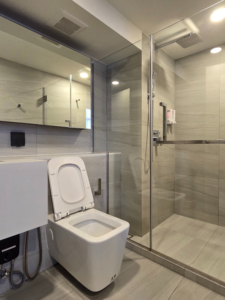 For SaleCondoSiam Paragon ,Chulalongkorn,Samyan : Park Origin Chula Samyan【𝐒𝐄𝐋𝐋 & 𝐑𝐄𝐍𝐓】🔥A luxurious condo, a living space that combines modern design with built-ins that are complete in every corner of the room🔥 Contact Line ID: @hacondo