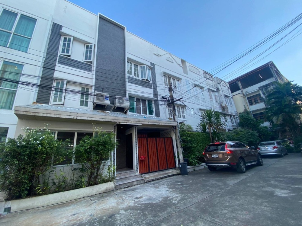 For SaleTownhomeOnnut, Udomsuk : Townhome Pridi Banomyong- Phrakanong New Hip area, max 6 bedrooms, 3 floors, large living space, shortcuts to Ekkamai - Thonglor