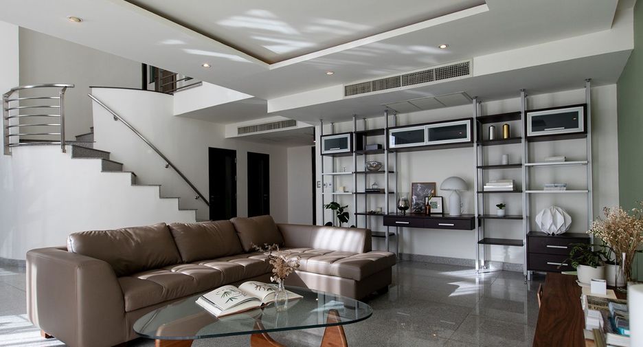 For RentCondoOnnut, Udomsuk : Condo for rent, luxury Duplex, pets allowed 🐱🐶 2 bedrooms, fully furnished, near school, near Super market, near BTS Phra Khanong, ready to move in