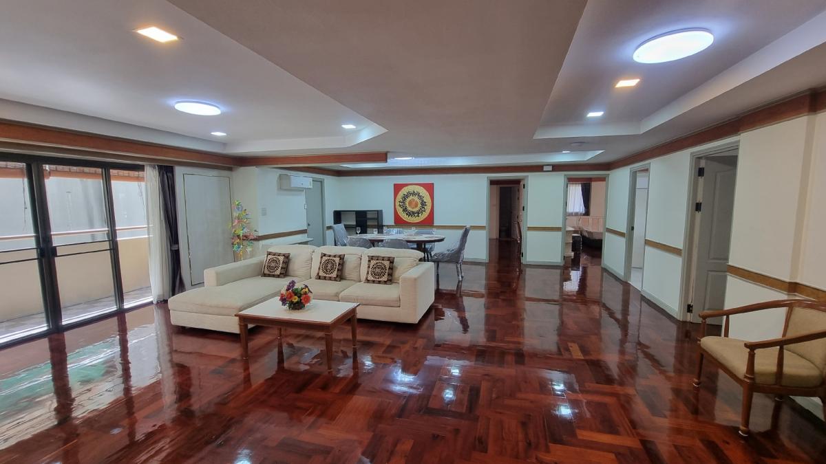 ให้เช่าสุขุมวิท อโศก ทองหล่อ : พร้อมพงษ์ Pet friendly อพาร์ทเมนท์ให้เช่า เหมาะสำหรับครอบครัว 3 ห้องนอน 4 ห้องน้ำ มีรถรับส่ง BTS และพื้นที่ใกล้เคียง