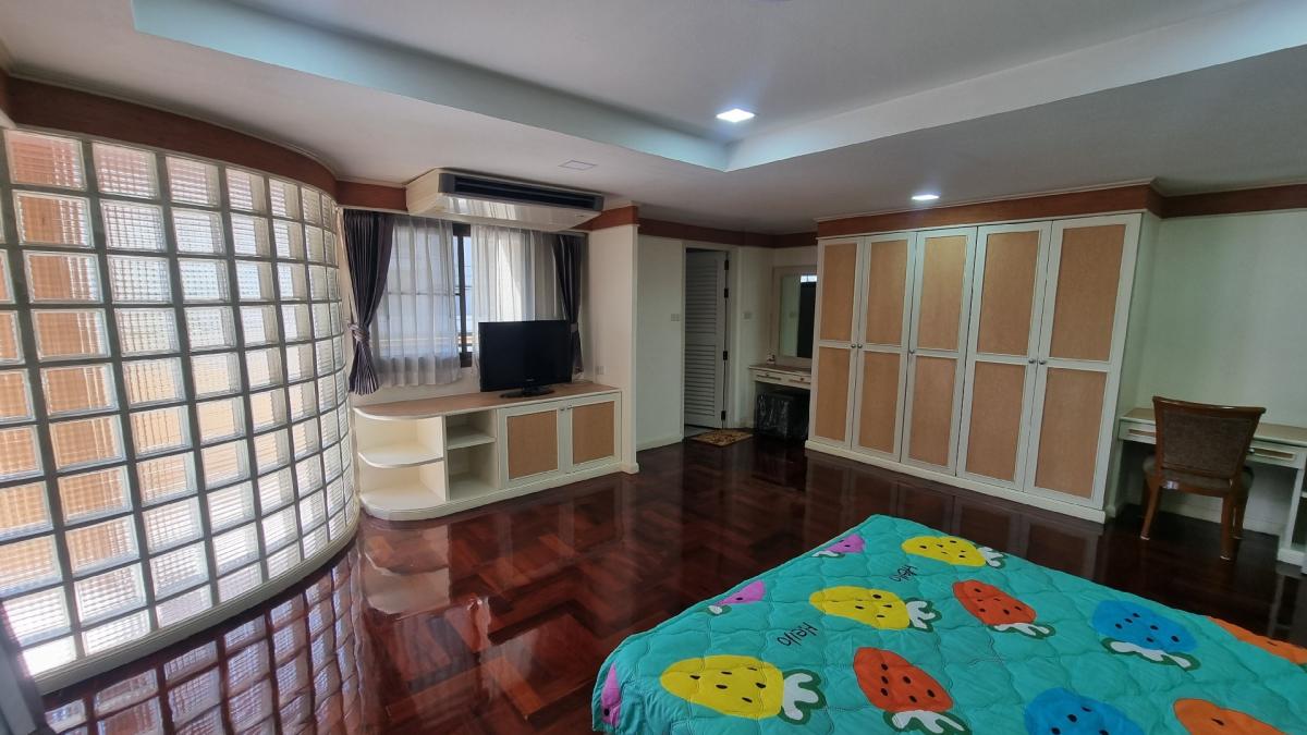 ให้เช่าสุขุมวิท อโศก ทองหล่อ : พร้อมพงษ์ Pet friendly อพาร์ทเมนท์ให้เช่า เหมาะสำหรับครอบครัว 3 ห้องนอน 4 ห้องน้ำ มีรถรับส่ง BTS และพื้นที่ใกล้เคียง