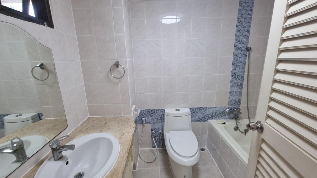 ให้เช่าสุขุมวิท อโศก ทองหล่อ : พร้อมพงษ์ Pet friendly อพาร์ทเมนท์ให้เช่า เหมาะสำหรับครอบครัว 3 ห้องนอน 4 ห้องน้ำ มีรถรับส่ง BTS และพื้นที่ใกล้เคียง