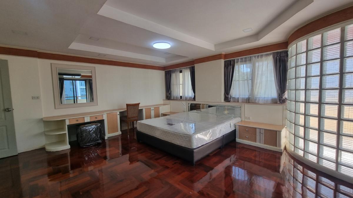 ให้เช่าสุขุมวิท อโศก ทองหล่อ : พร้อมพงษ์ Pet friendly อพาร์ทเมนท์ให้เช่า เหมาะสำหรับครอบครัว 3 ห้องนอน 4 ห้องน้ำ มีรถรับส่ง BTS และพื้นที่ใกล้เคียง